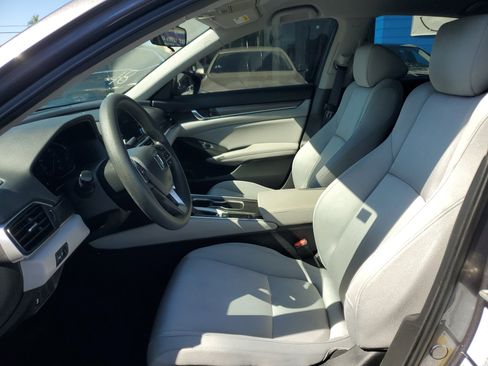 Used 2019 Honda Accord LX image 10