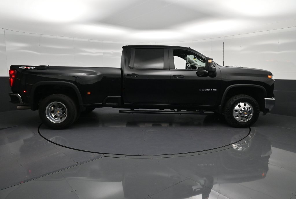 Used 2026 Chevrolet Silverado 3500 LT AWD/4WD image 4