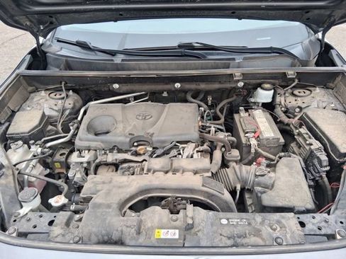 Used 2019 Toyota RAV4 XLE w/ Carpet Mat Package image 15