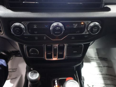 Used 2025 Jeep Wrangler Unlimited Sport AWD/4WD image 25