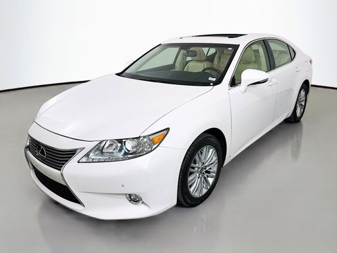 Used 2014 Lexus ES 350 w/ Luxury Package image 3