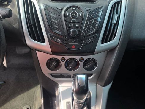 Used 2012 Ford Focus SE FWD image 11