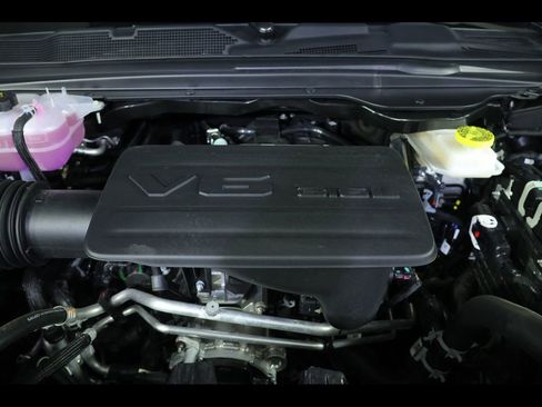 New 2026 RAM 1500 4x4 Crew Cab image 17