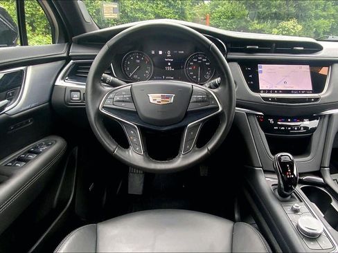 Used 2025 Cadillac XT5 Premium Luxury w/ Technology Package AWD/4WD image 5
