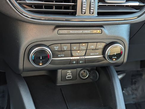 Certified 2025 Ford Escape ST-Line image 21