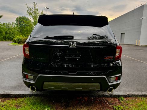 Certified 2025 Honda Passport TrailSport image 5