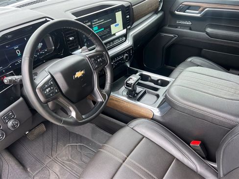 Used 2023 Chevrolet Silverado 1500 High Country image 13