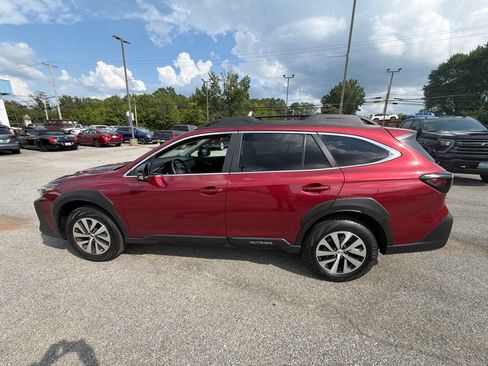 Used 2025 Subaru Outback Premium AWD/4WD image 8