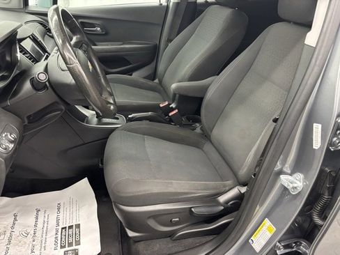 Used 2020 Chevrolet Trax LS w/ Tint and Cruise Package image 11