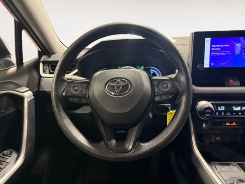 Used 2025 Toyota RAV4 LE AWD/4WD image 13