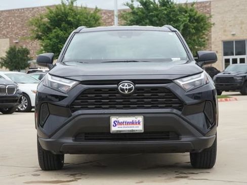 Used 2025 Toyota RAV4 LE AWD/4WD image 2