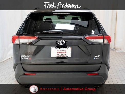 Used 2025 Toyota RAV4 XLE AWD/4WD image 4