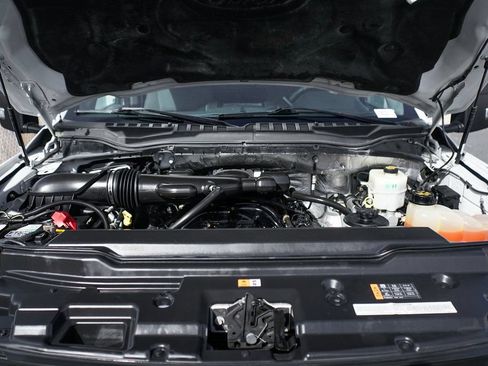 Used 2017 Ford F550 2WD Regular Cab Super Duty image 19