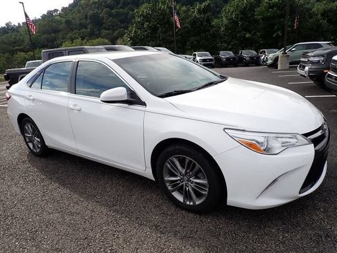 Used 2017 Toyota Camry LE FWD image 11