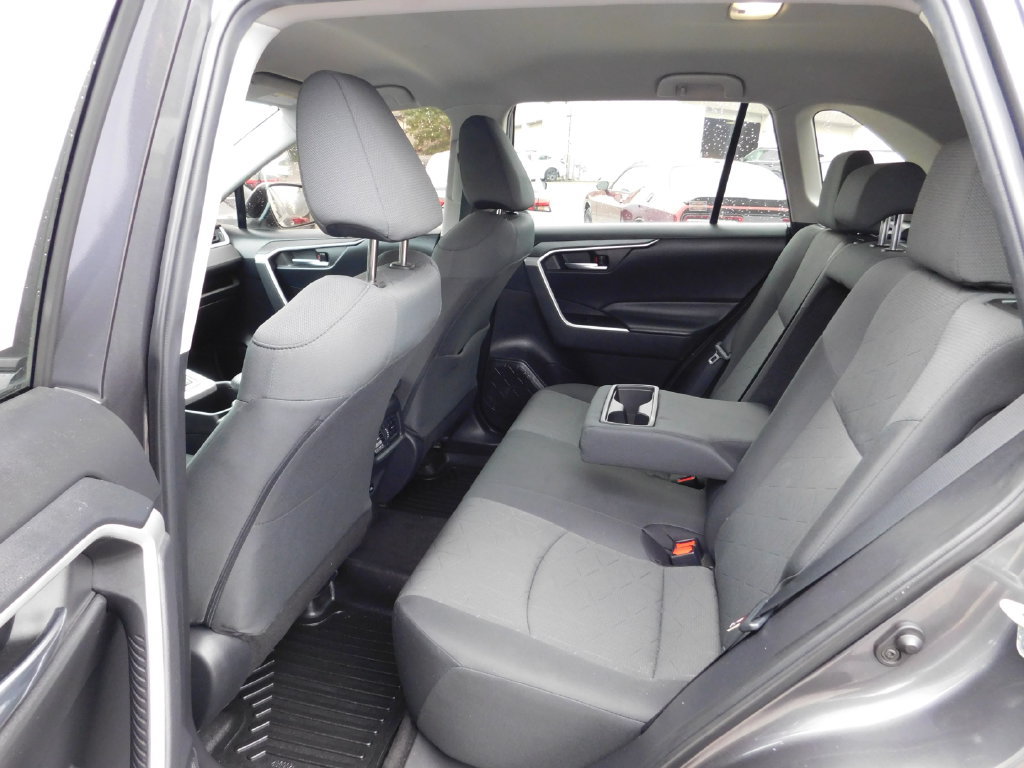 Used 2022 Toyota RAV4 XLE AWD/4WD image 15