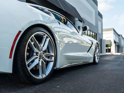 Used 2019 Chevrolet Corvette Stingray Coupe w/ 1LT RWD image 15