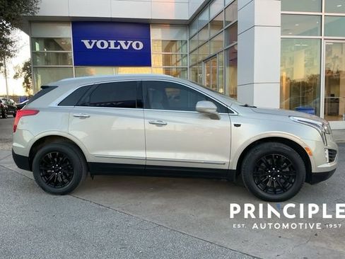 Used 2017 Cadillac XT5 Luxury w/ Driver Awareness Package image 5