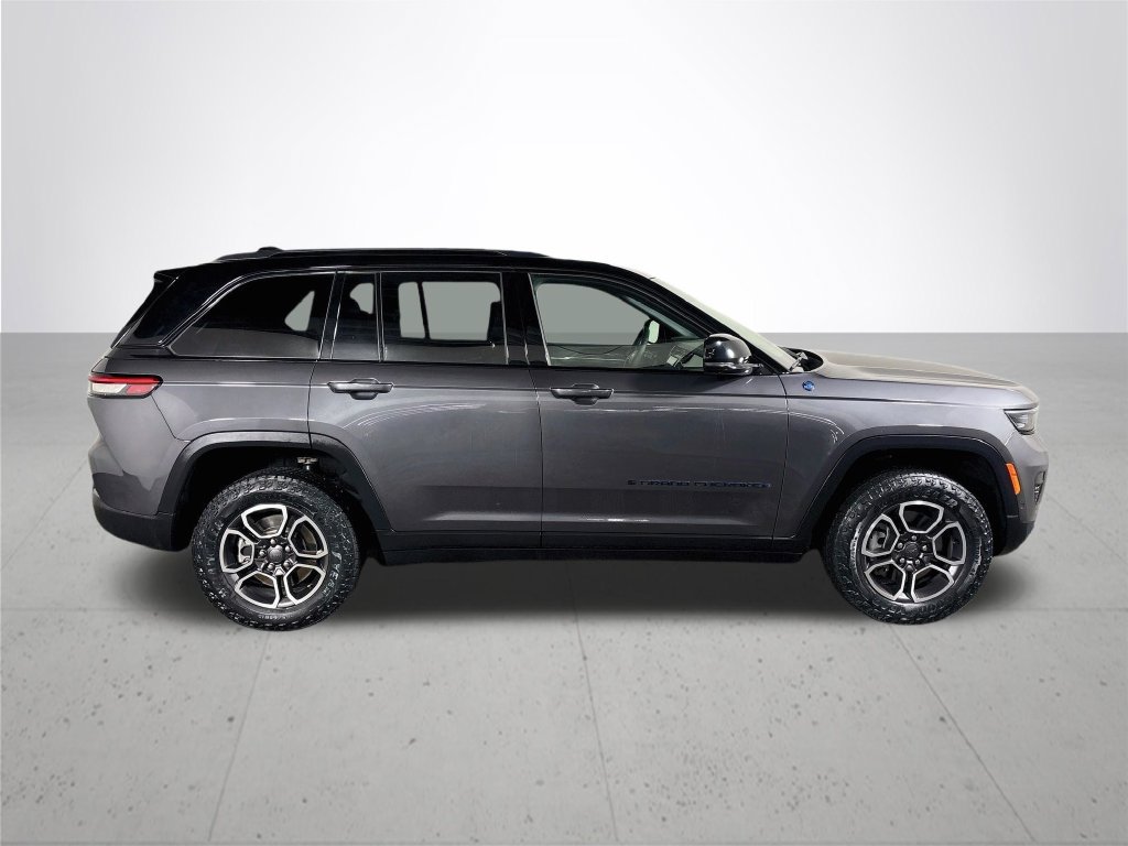 Used 2023 Jeep Grand Cherokee Trailhawk w/ Advanced Protech Group II AWD/4WD image 6