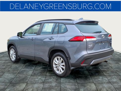 Used 2022 Toyota Corolla Cross LE w/ Moonroof Package AWD/4WD image 5