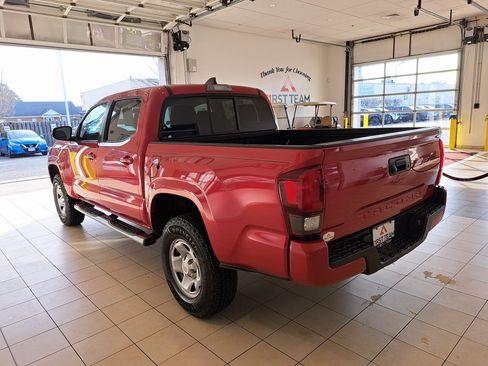 Used 2022 Toyota Tacoma SR image 11