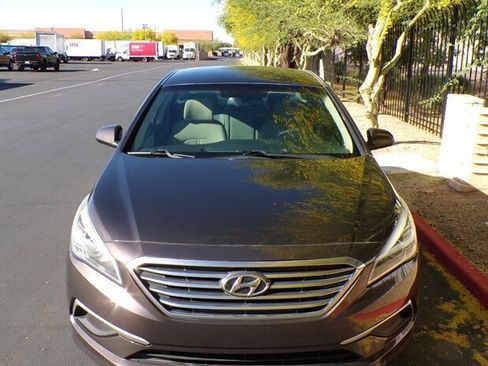 Used 2016 Hyundai Sonata SE image 2