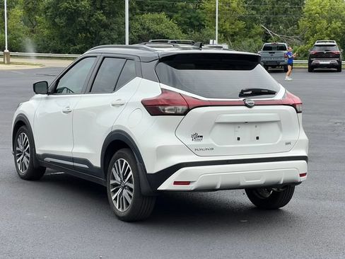 Used 2024 Nissan Kicks SR w/ SR Premium Package FWD image 11