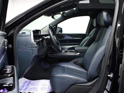 Used 2025 Cadillac Escalade IQ Sport 2 AWD/4WD image 12