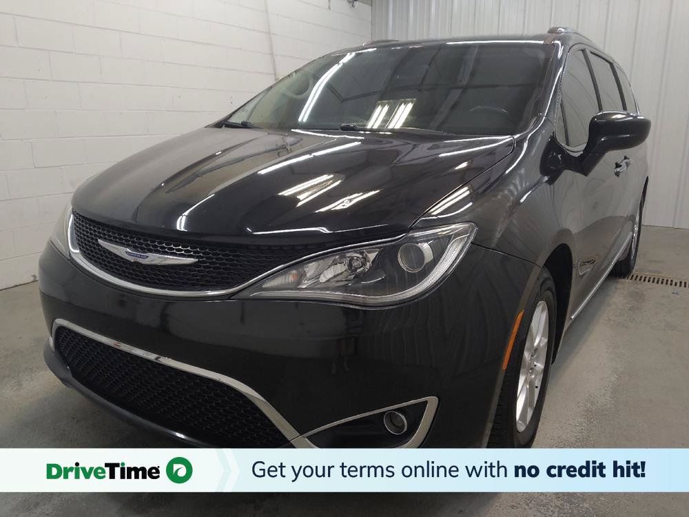 Used 2020 Chrysler Pacifica Touring-L FWD image 1