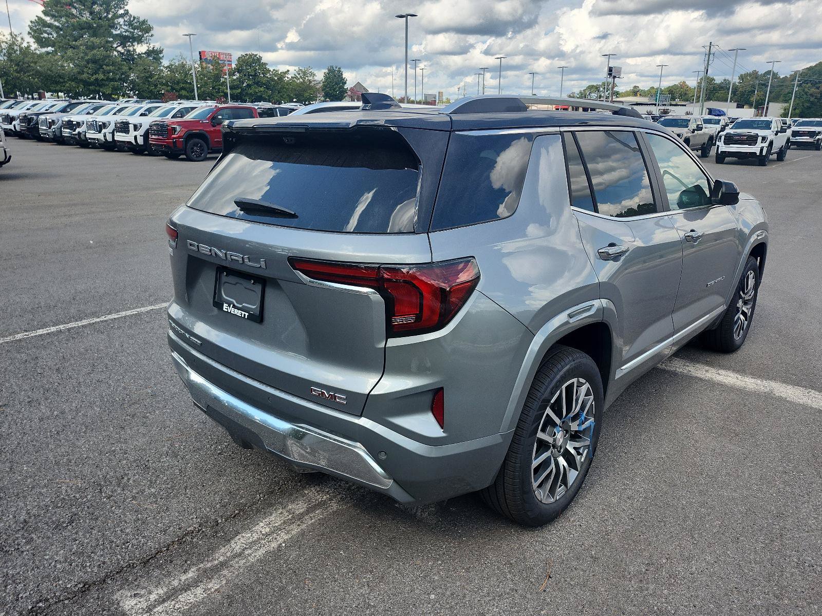 New 2027 GMC Terrain Denali AWD/4WD image 3