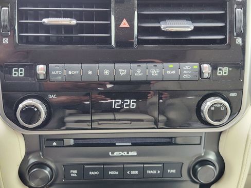 Used 2023 Lexus GX 460 Premium AWD/4WD image 18