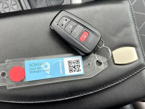 Used 2025 Toyota RAV4 XLE w/ Convenience Package image 27