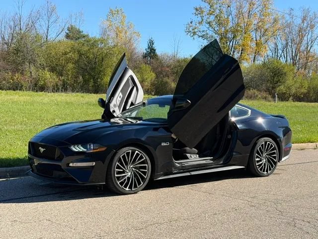 Used 2018 Ford Mustang GT w/ Equipment Group 301A RWD image 9