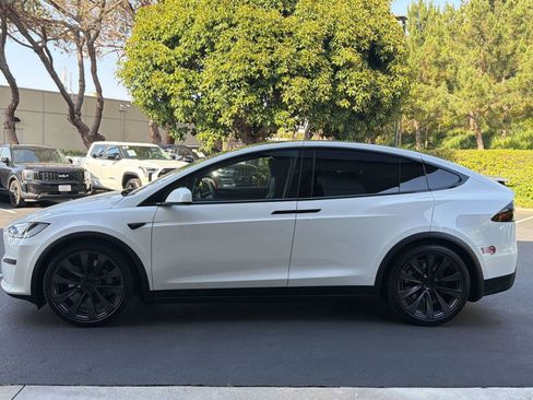 Used 2024 Tesla Model X AWD/4WD image 2