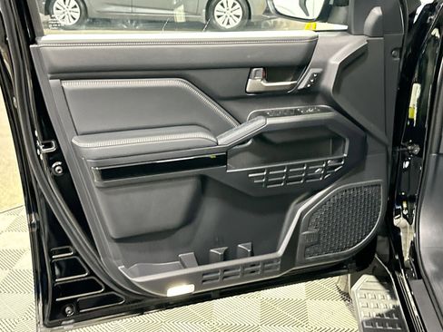 Used 2025 Toyota 4Runner Limited image 15