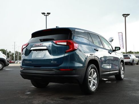 Used 2024 GMC Terrain SLE AWD/4WD image 6