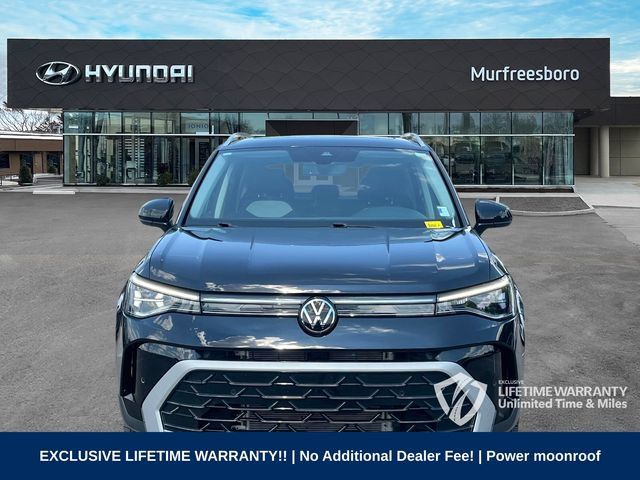 Used 2025 Volkswagen Taos SEL AWD/4WD image 2