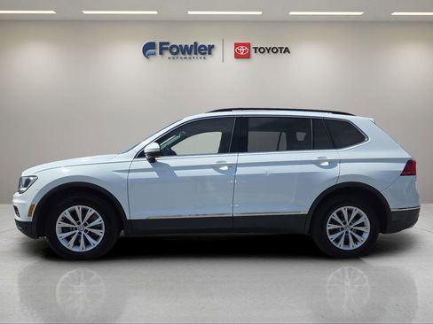 Used 2018 Volkswagen Tiguan SE w/ Panoramic Sunroof Package FWD image 4