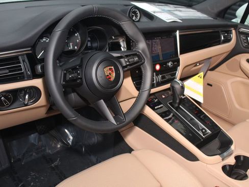 New 2026 Porsche Macan AWD/4WD image 4