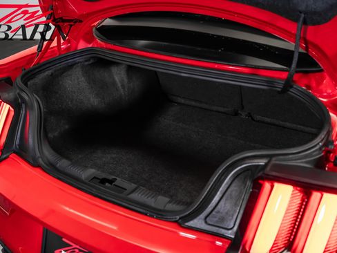 Used 2016 Ford Mustang Shelby GT350 w/ Technology Package image 41