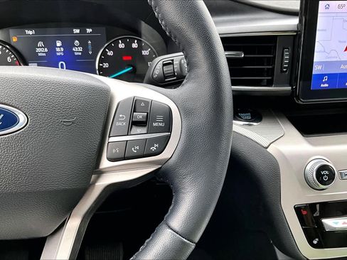 Certified 2022 Ford Explorer XLT w/ Equipment Group 202A image 24