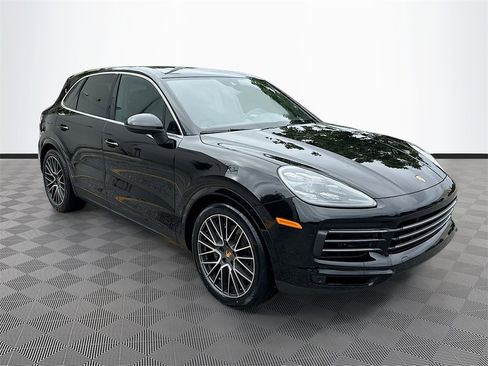 Used 2019 Porsche Cayenne S w/ Premium Plus Package image 4