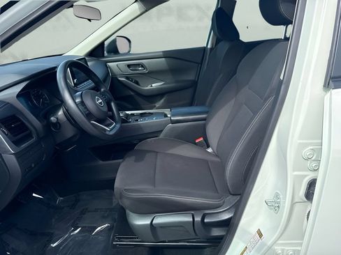 Used 2024 Nissan Rogue S FWD image 5