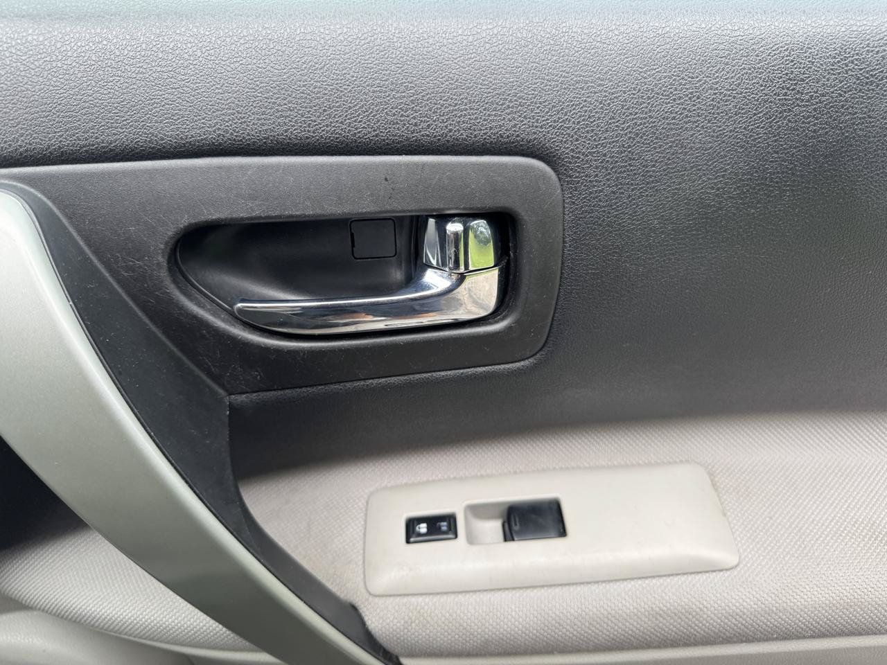 Used 2015 Nissan Rogue S w/ Convenience Package FWD image 33