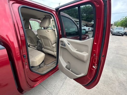 Used 2014 Nissan Frontier SV RWD image 7