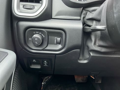 Used 2021 RAM 1500 Big Horn image 12