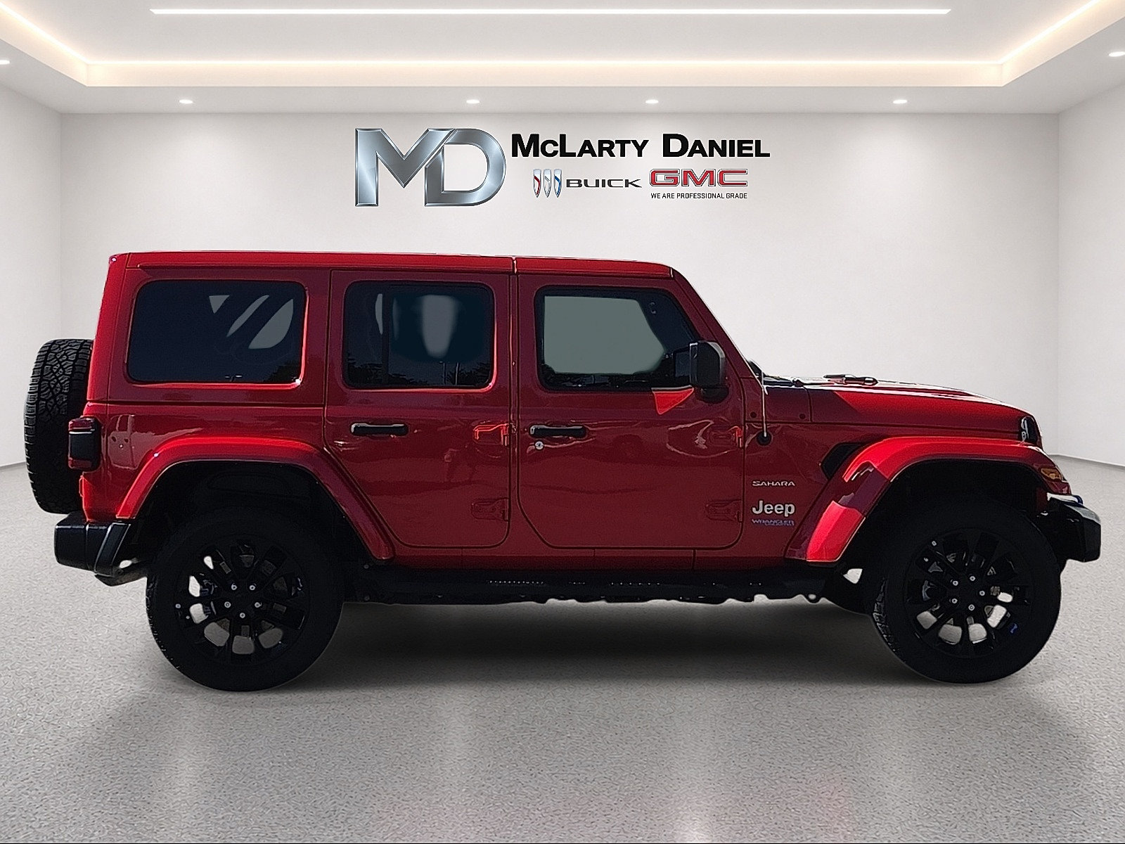 Used 2022 Jeep Wrangler Unlimited Sahara w/ Cold Weather Group AWD/4WD image 15