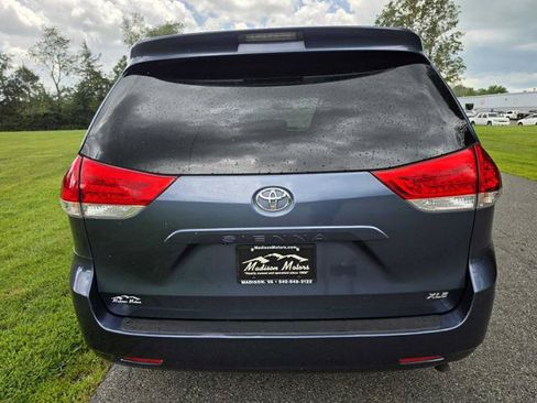 Used 2014 Toyota Sienna XLE FWD image 7