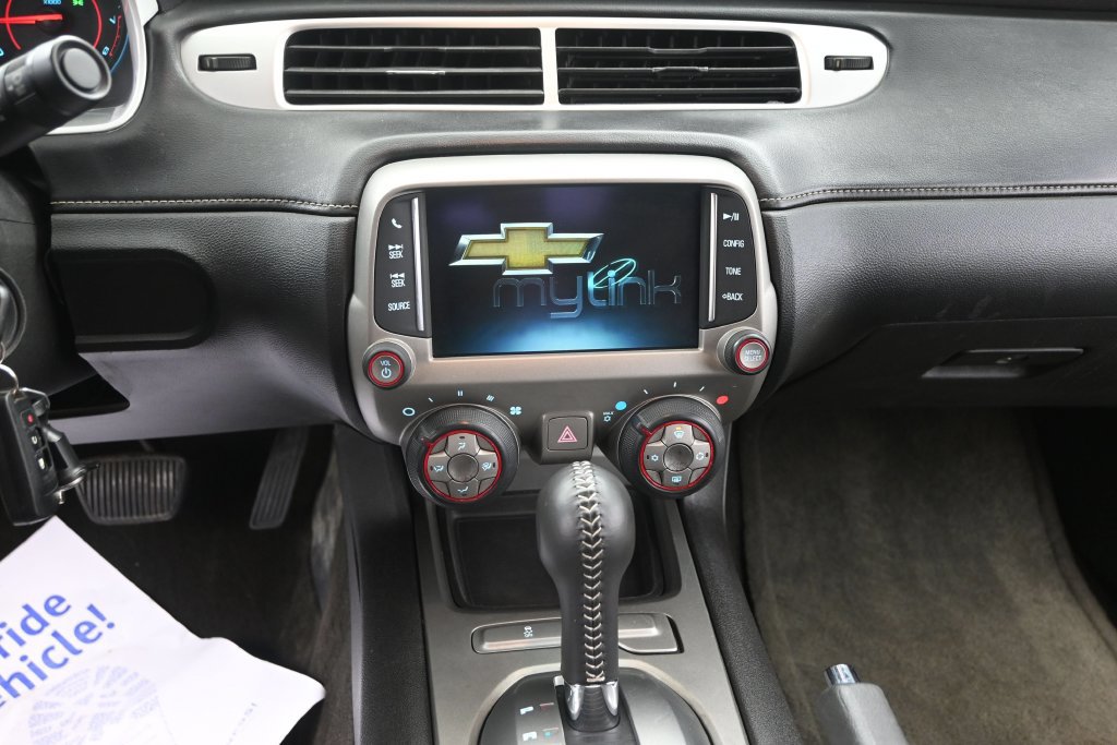 Used 2015 Chevrolet Camaro LT RWD image 23