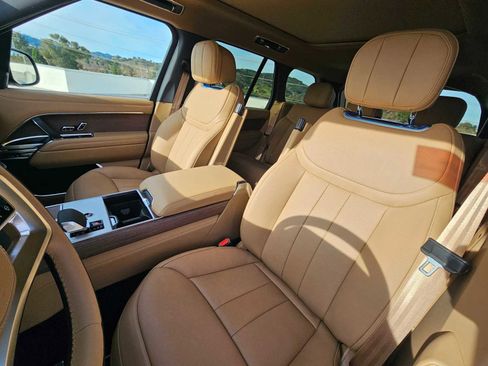 New 2026 Land Rover Range Rover SE image 22