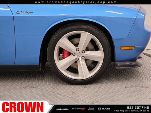 Used 2009 Dodge Challenger SRT8 w/ SRT Option Group II RWD image 10
